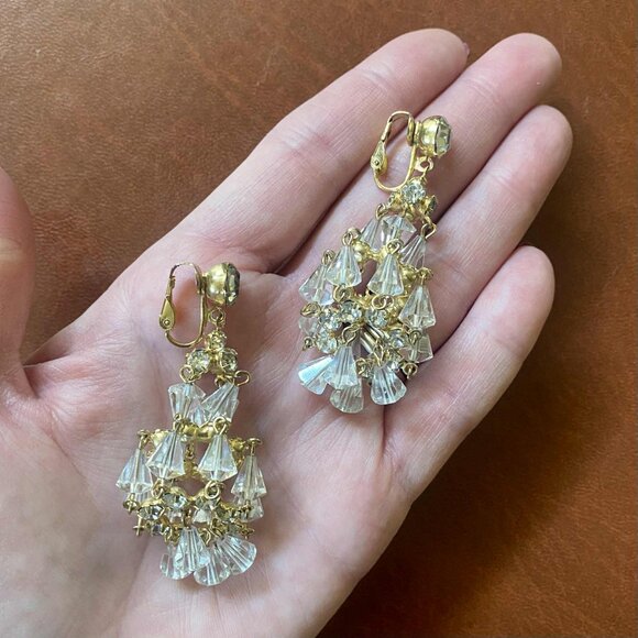 Vintage HATTIE CARNEGIE Austrian Crystal Chandelier Clip Earrings 1950s - Picture 3 of 8